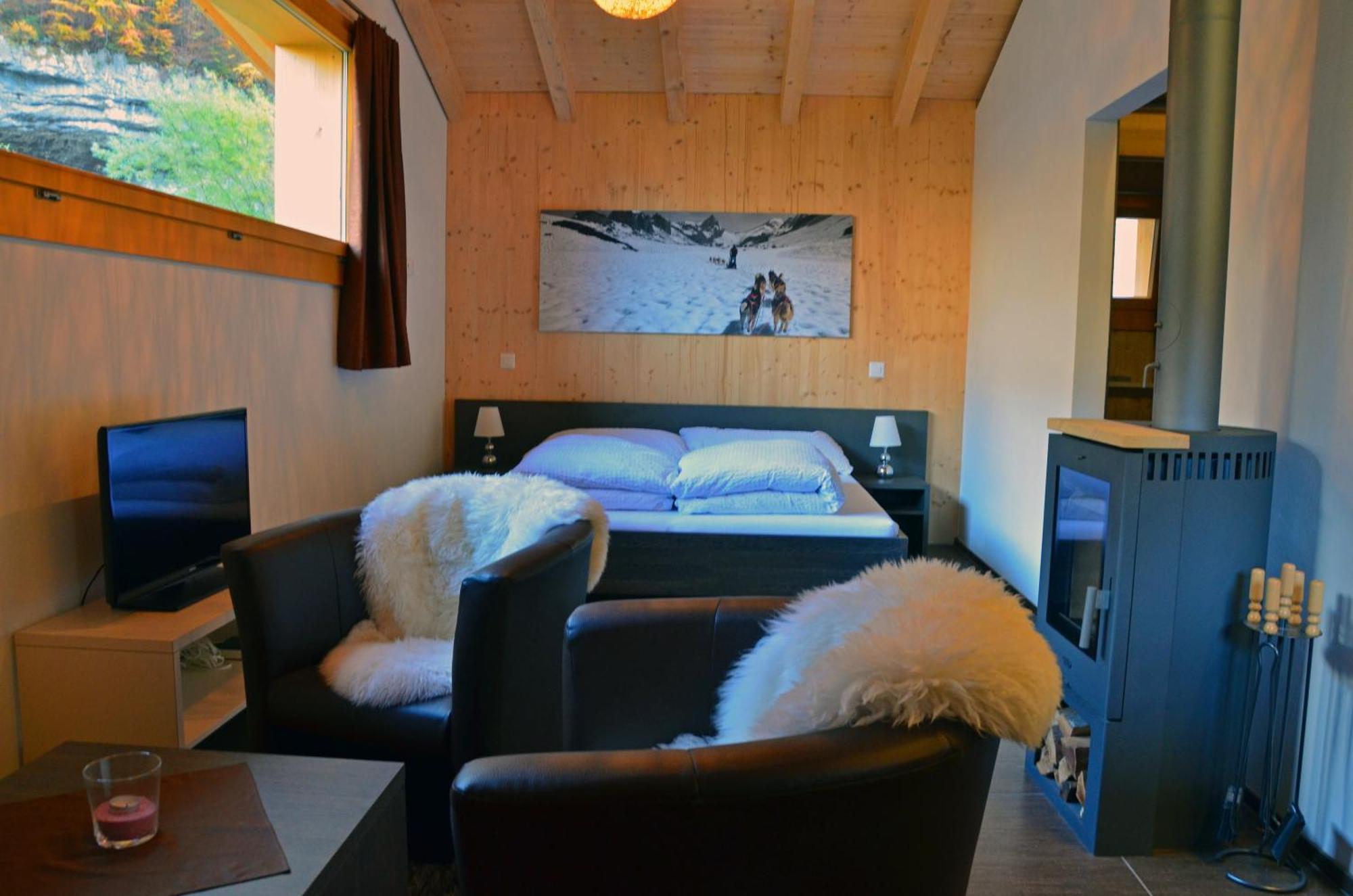 Huettenhotel Husky Lodge Muotathal Ngoại thất bức ảnh