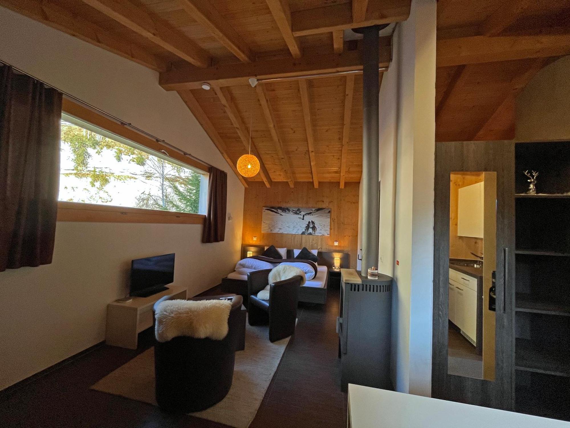 Huettenhotel Husky Lodge Muotathal Ngoại thất bức ảnh
