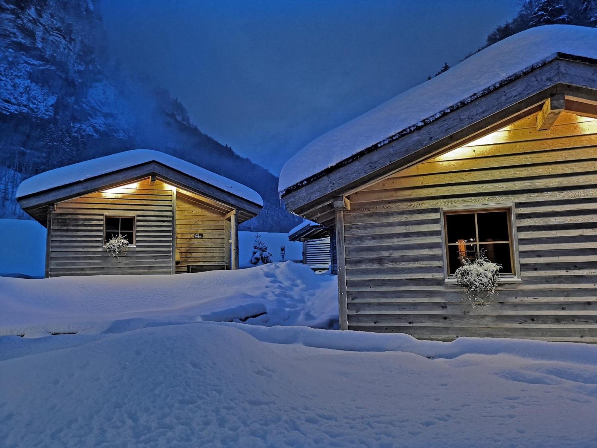 Huettenhotel Husky Lodge Muotathal Ngoại thất bức ảnh