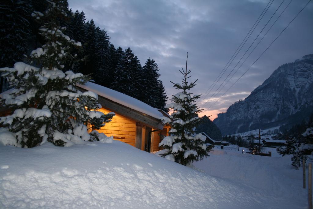 Huettenhotel Husky Lodge Muotathal Phòng bức ảnh